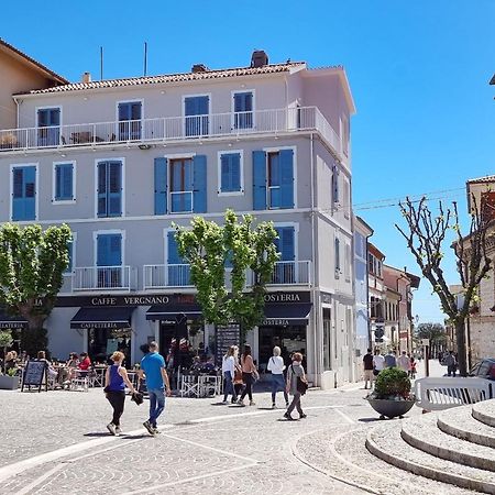 Numana appartamenti: la tua casa in centro a pochi passi dal mare Esterno foto