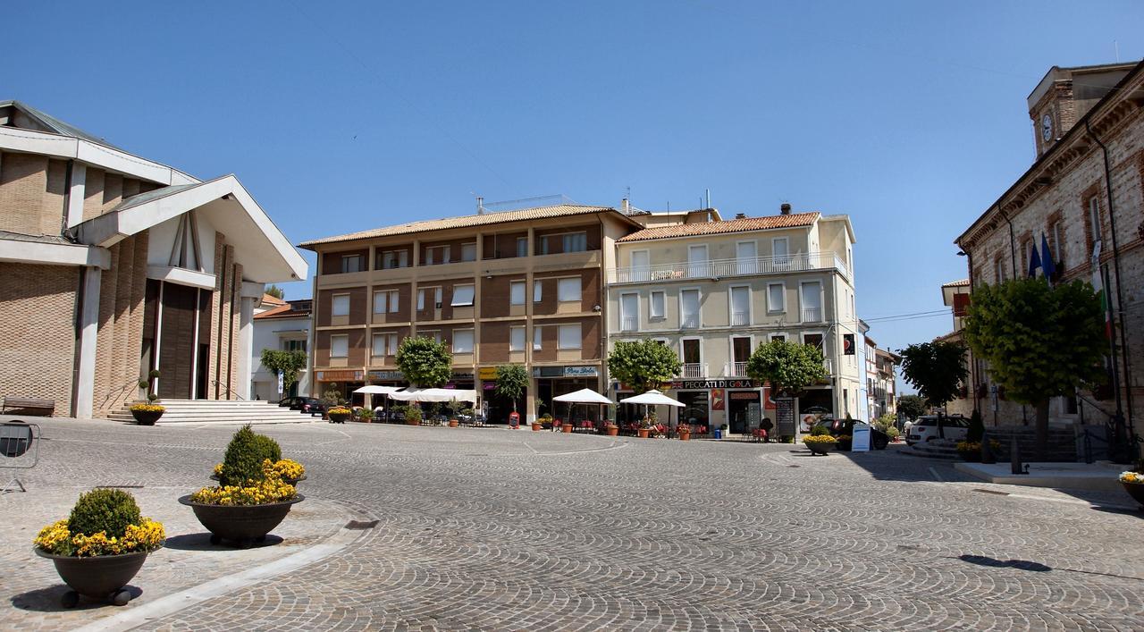 Numana appartamenti: la tua casa in centro a pochi passi dal mare Esterno foto