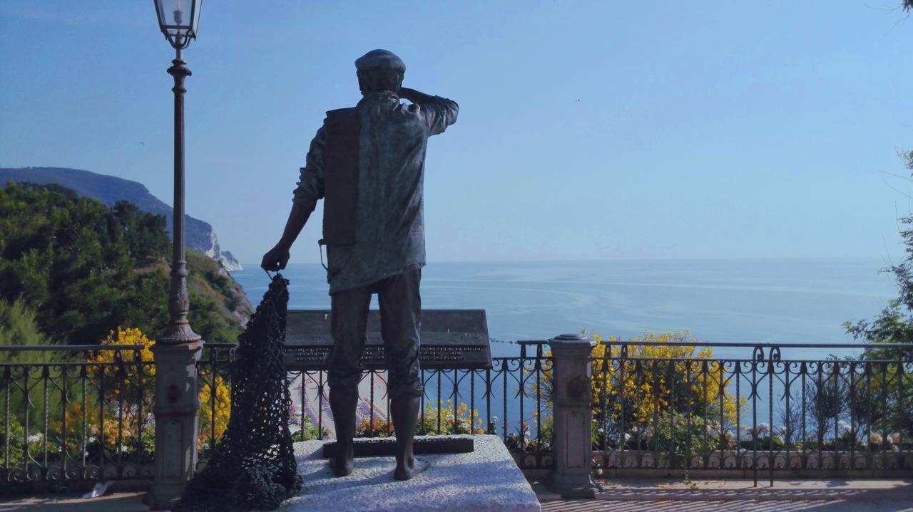 Numana appartamenti: la tua casa in centro a pochi passi dal mare Esterno foto