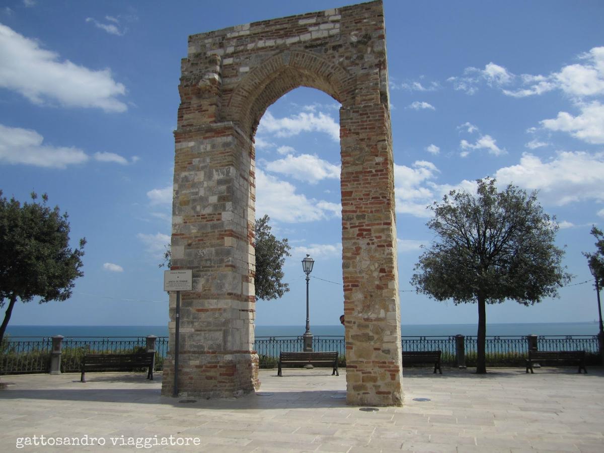 Numana appartamenti: la tua casa in centro a pochi passi dal mare Esterno foto