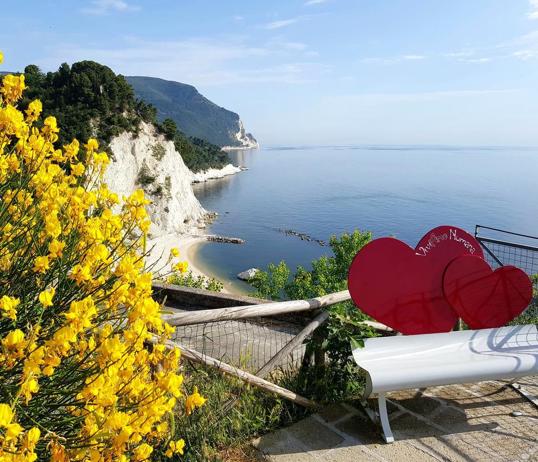 Numana appartamenti: la tua casa in centro a pochi passi dal mare Esterno foto